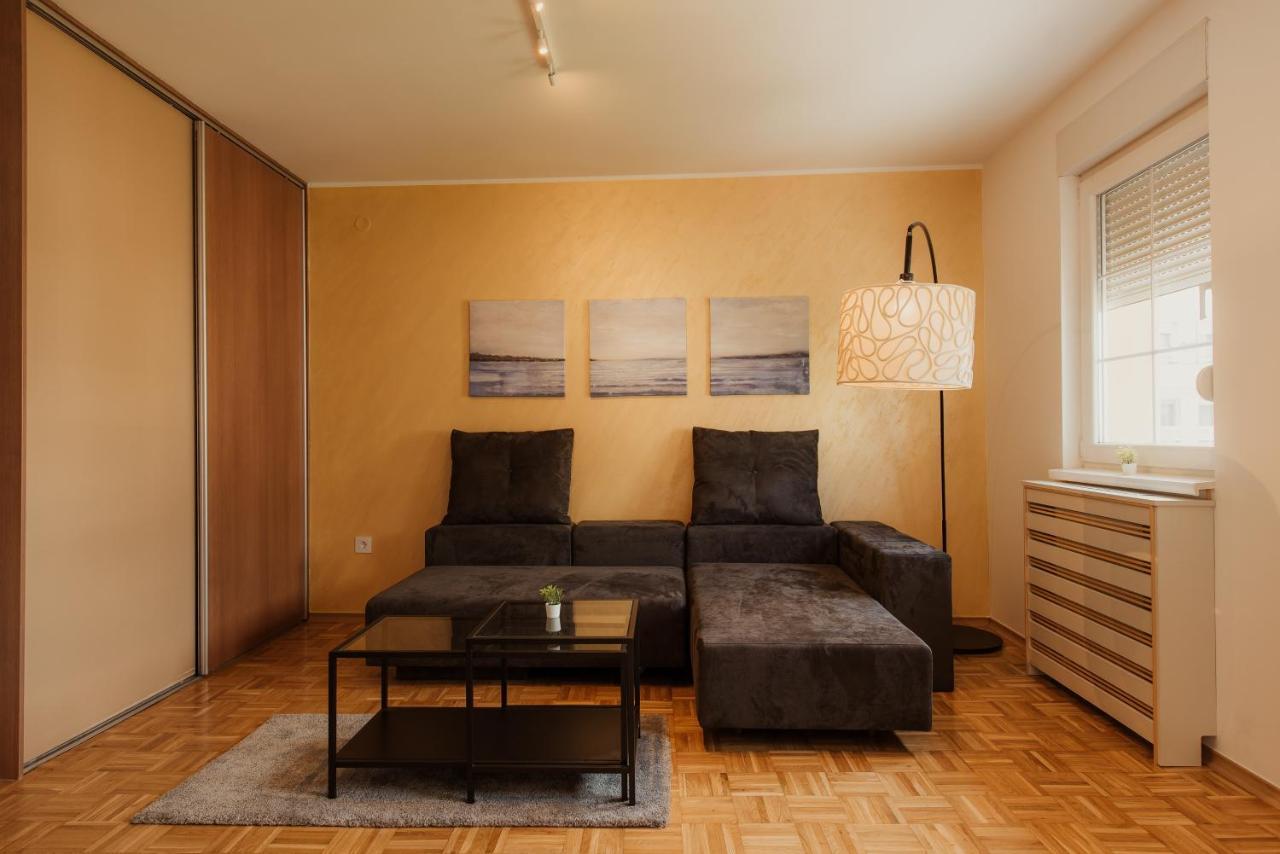 Mb Apartments Novi Sad Bagian luar foto
