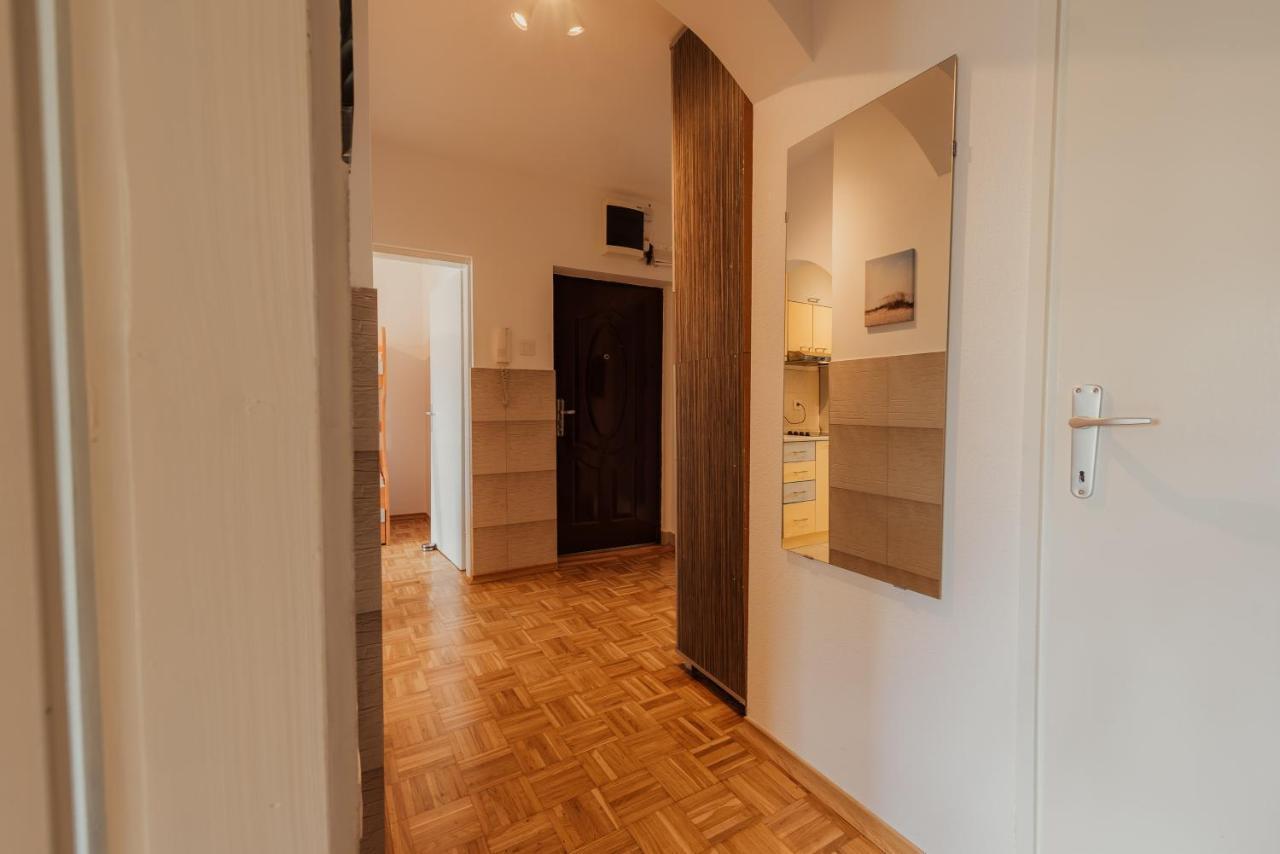 Mb Apartments Novi Sad Bagian luar foto