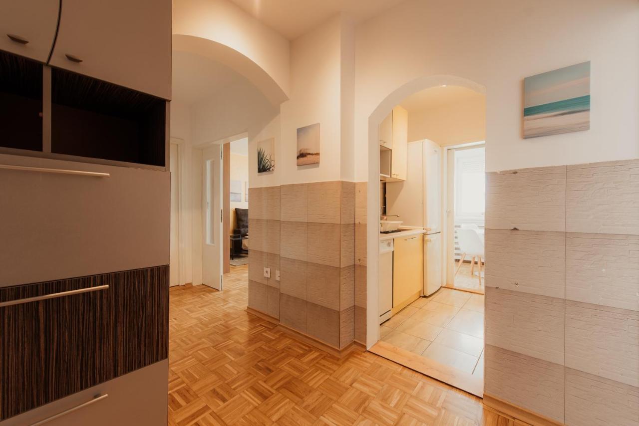 Mb Apartments Novi Sad Bagian luar foto